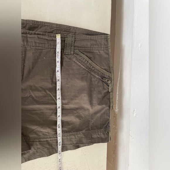 Plus Size Khaki Cargo Short Shorts - Picture 4 of 7